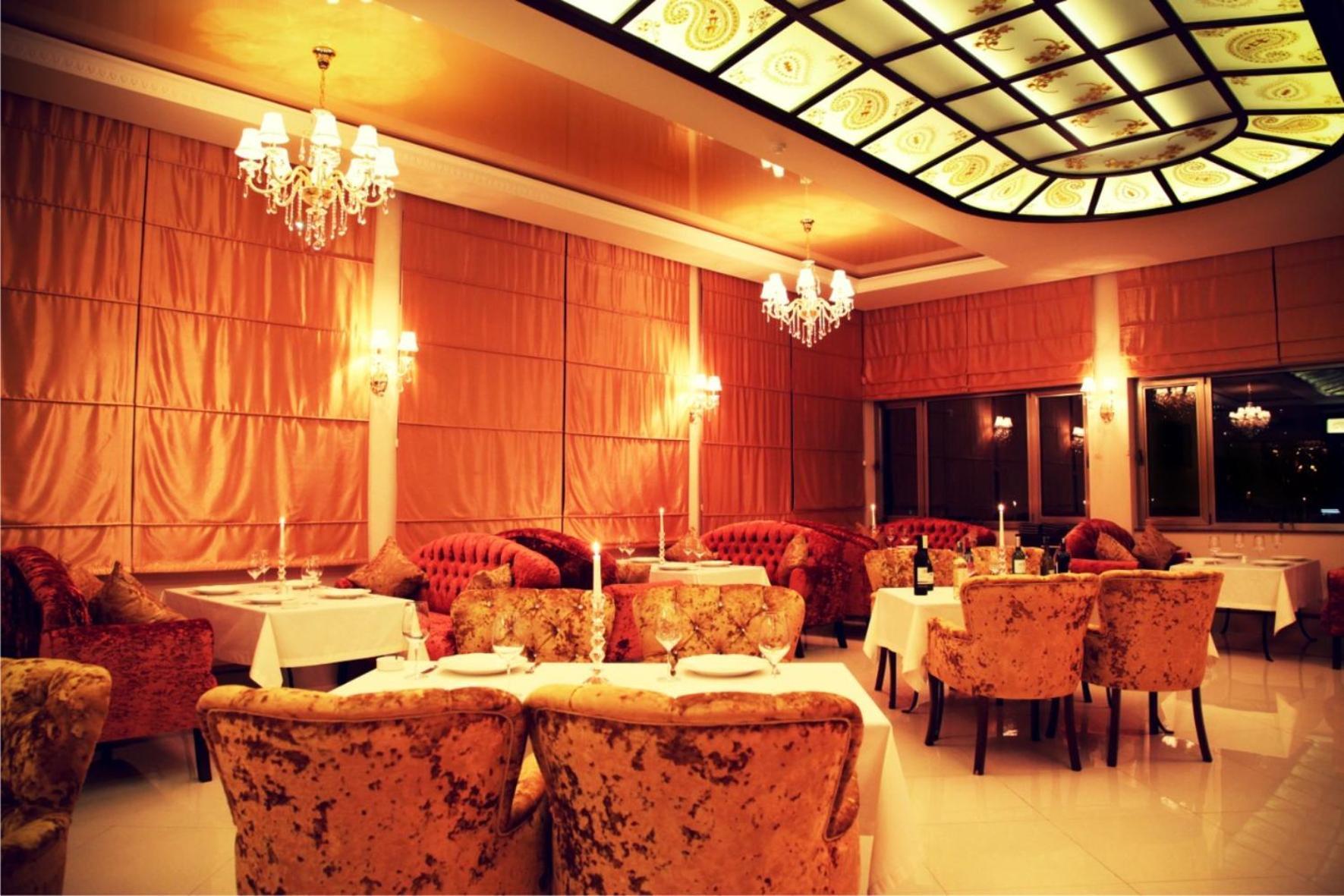 East Legend Hotel Baku Eksteriør bilde