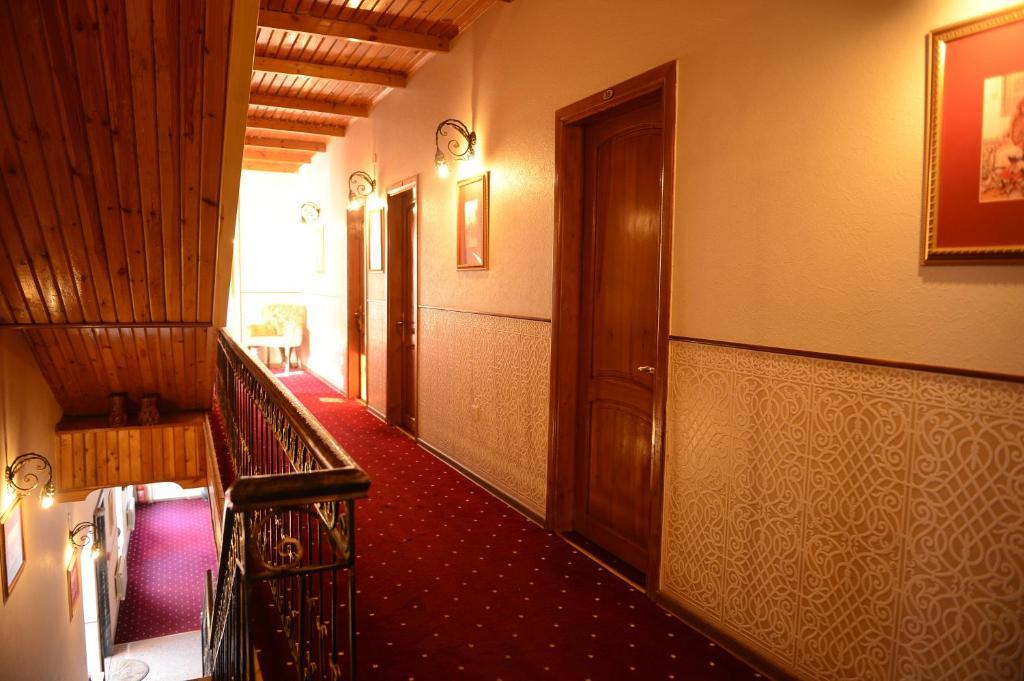 East Legend Hotel Baku Eksteriør bilde