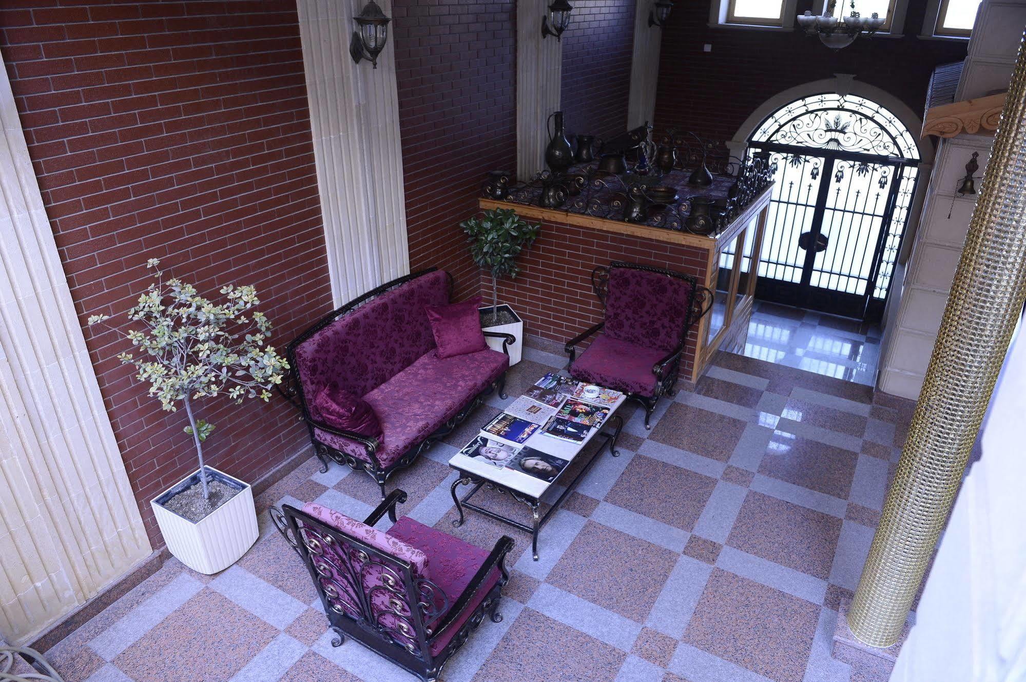 East Legend Hotel Baku Eksteriør bilde