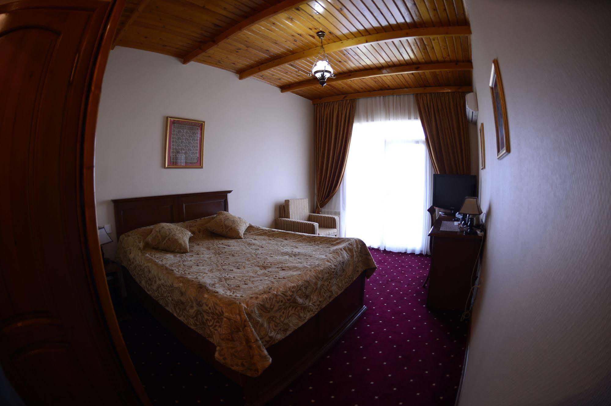 East Legend Hotel Baku Eksteriør bilde